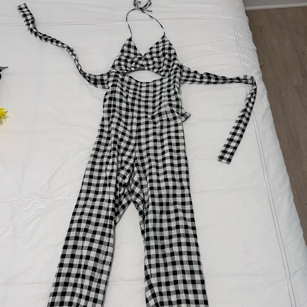 Zara GINGHAM CUT OUT JUMPSUIT
BLACK / WHITE - REF. 3266/663